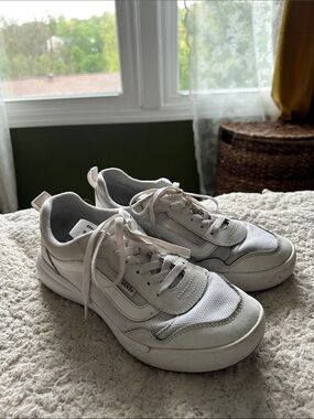 Vans White and Cream Low-Top Sneakers